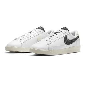 Nike Blazer Low SE Womens Size  8 New